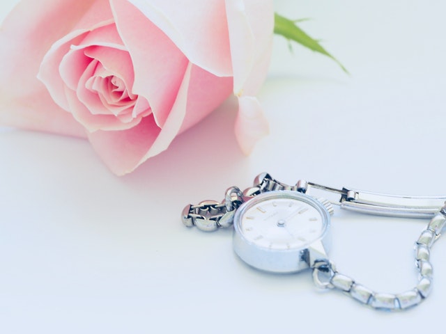 ruža a hodinky 